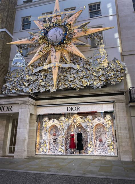 dior bond street hours.